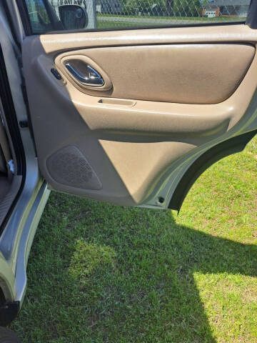 2005 Mazda Tribute s