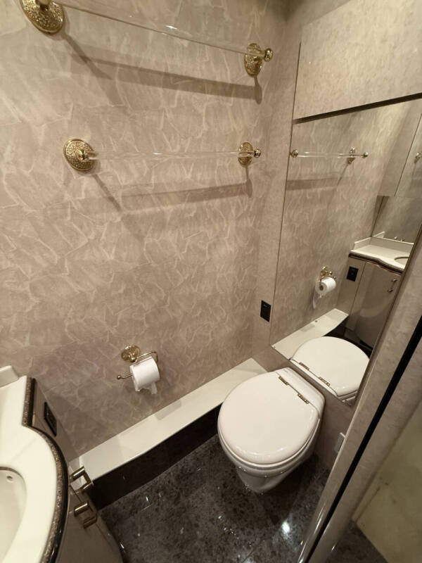 2001 Prevost Marathon