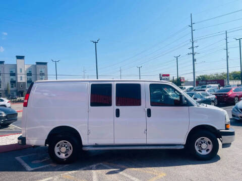 2022 Chevrolet Express 2500