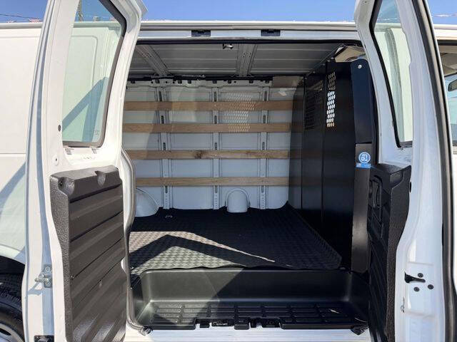 2024 Chevrolet Express 2500