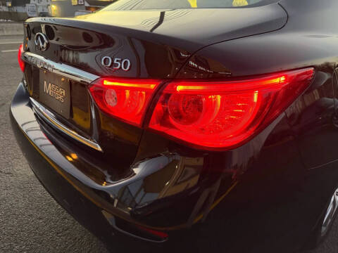 2015 Infiniti Q50 Premium
