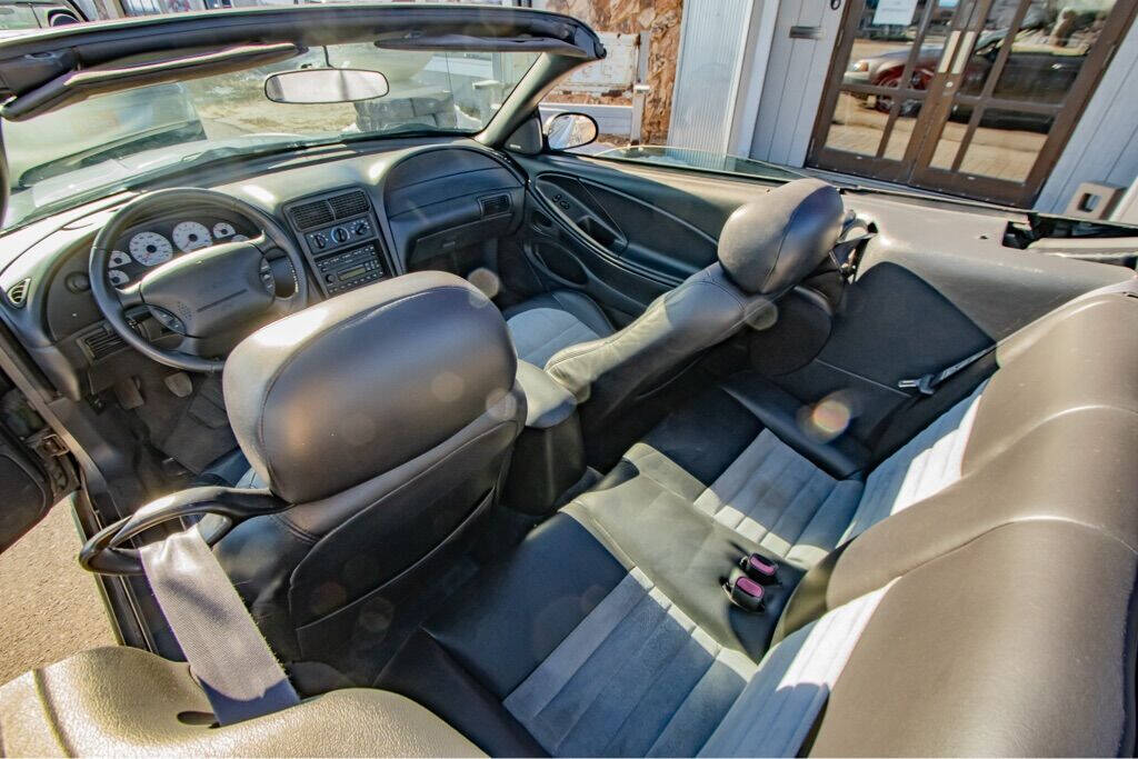 2001 Ford Mustang SVT Cobra 83