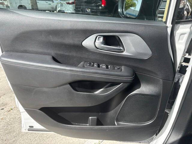 2024 Chrysler Pacifica Touring
