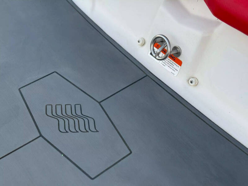 2013 Four Winns 200H