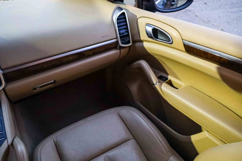 2012 Porsche Cayenne Tiptronic