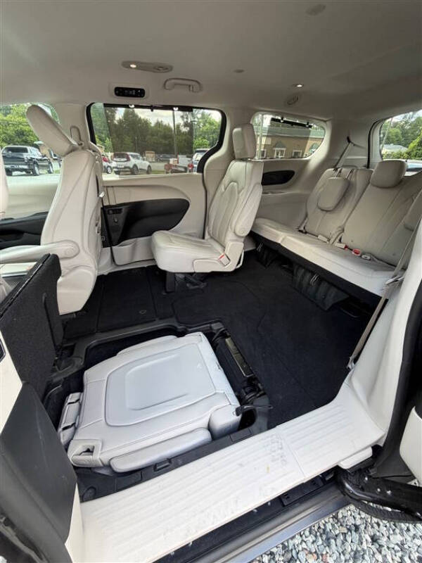 2017 Chrysler Pacifica Touring-L Plus
