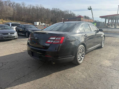 2017 Ford Taurus Limited