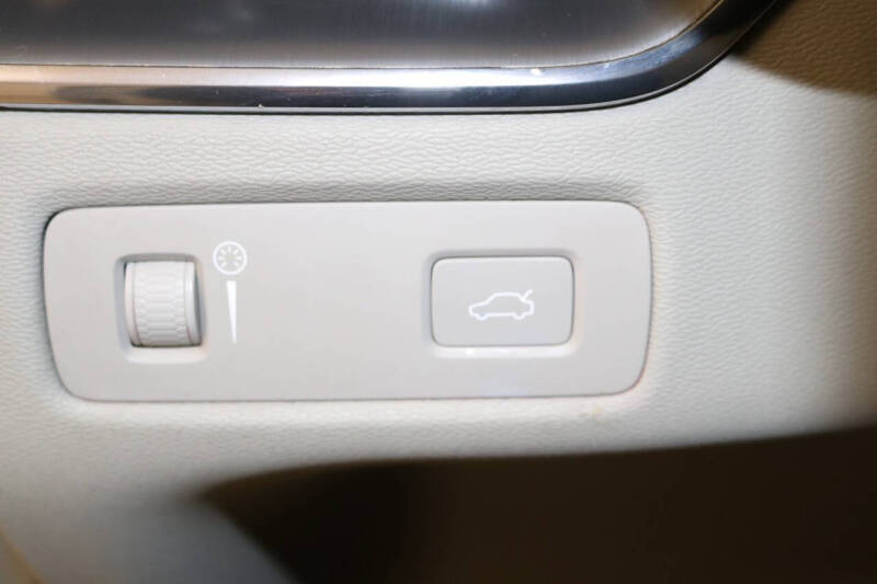 2019 Volvo XC60 T5 Momentum