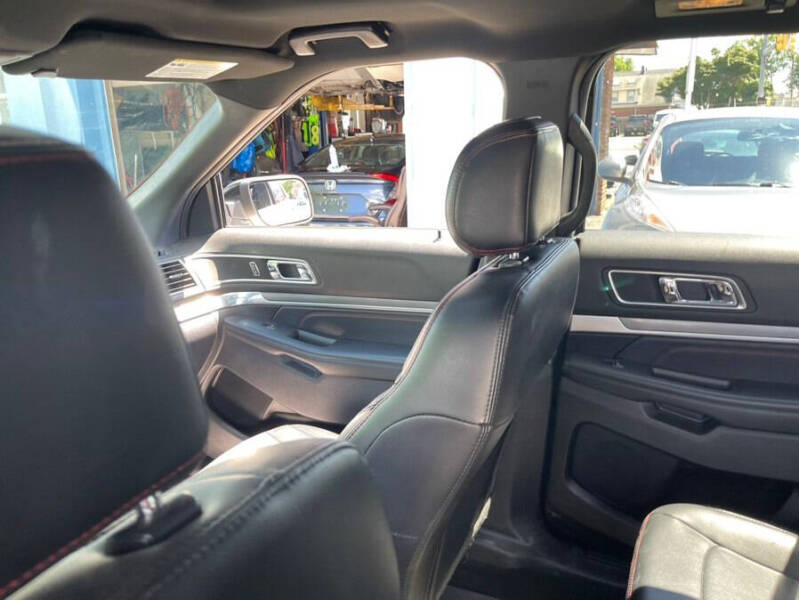 2017 Ford Explorer Sport