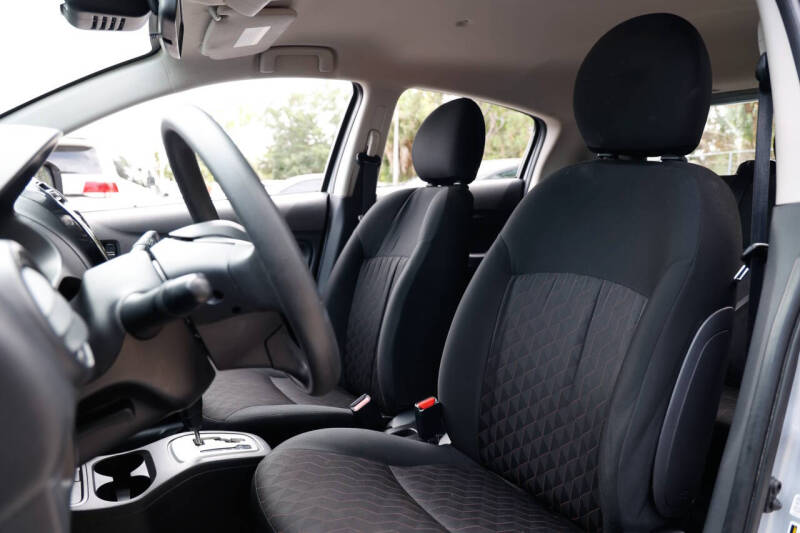 2024 Mitsubishi Mirage ES