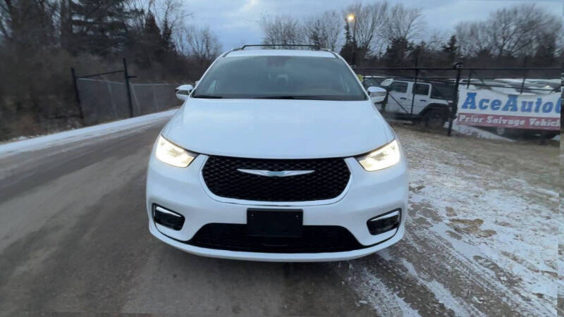 2021 Chrysler Pacifica Hybrid Limited photo 7