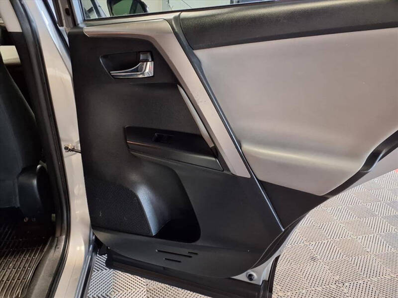 2017 Toyota RAV4 Hybrid XLE