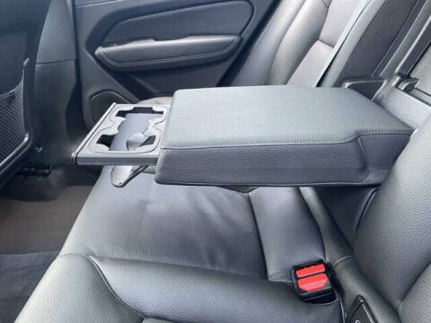 2025 Volvo XC60 B5 Plus Dark Theme