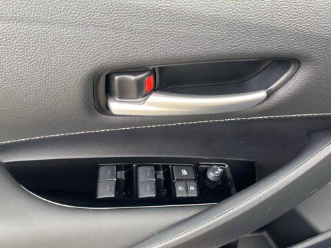 2025 Toyota Corolla Hatchback SE