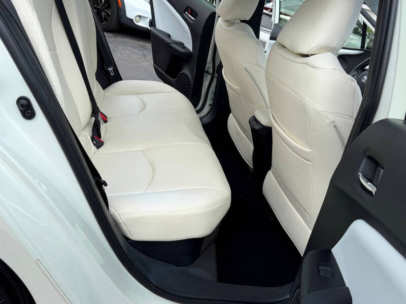 2020 Toyota Prius LE