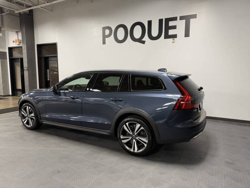 2023 Volvo V60 Cross Country B5 Plus