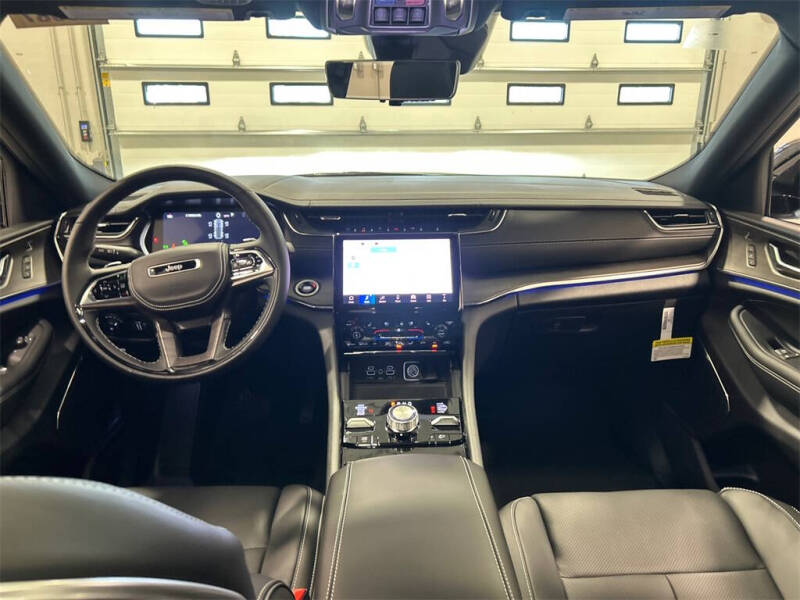 2025 Jeep Grand Cherokee Overland