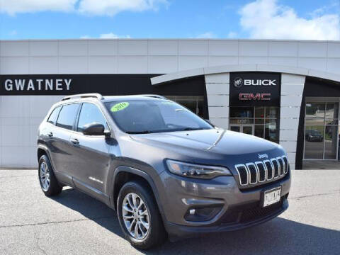 2019 Jeep Cherokee for sale at DeAndre Sells Cars in North Little Rock AR