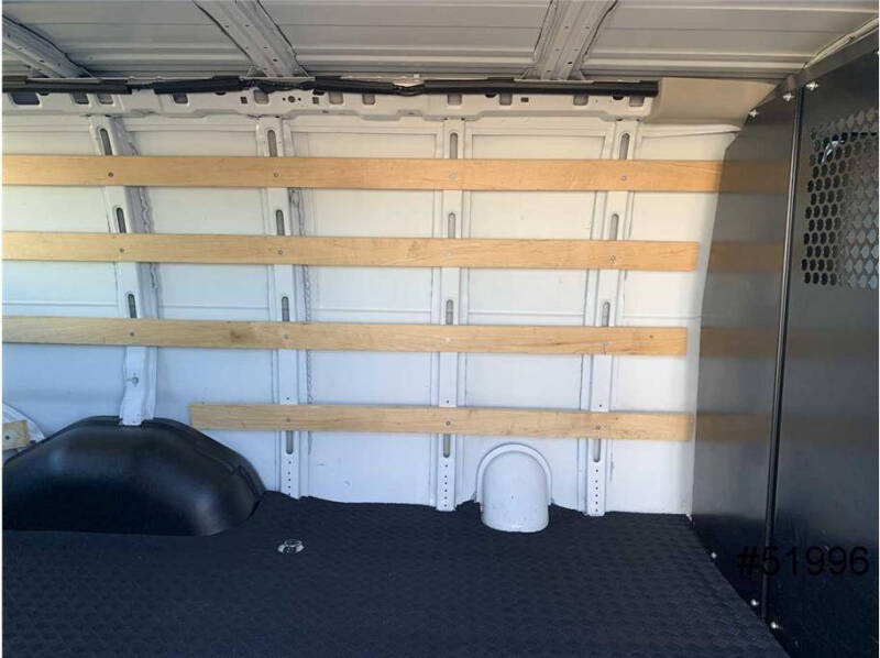 2023 GMC Savana 2500