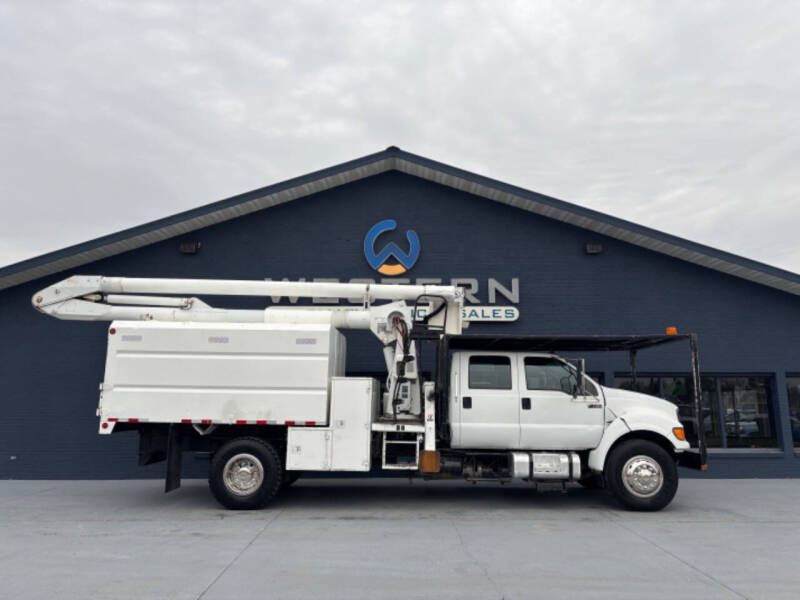 2000 Ford F750 Forestry Bucket Truck