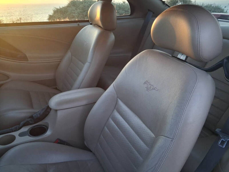 2004 Ford Mustang GT Deluxe