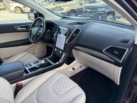 2024 Ford Edge Titanium