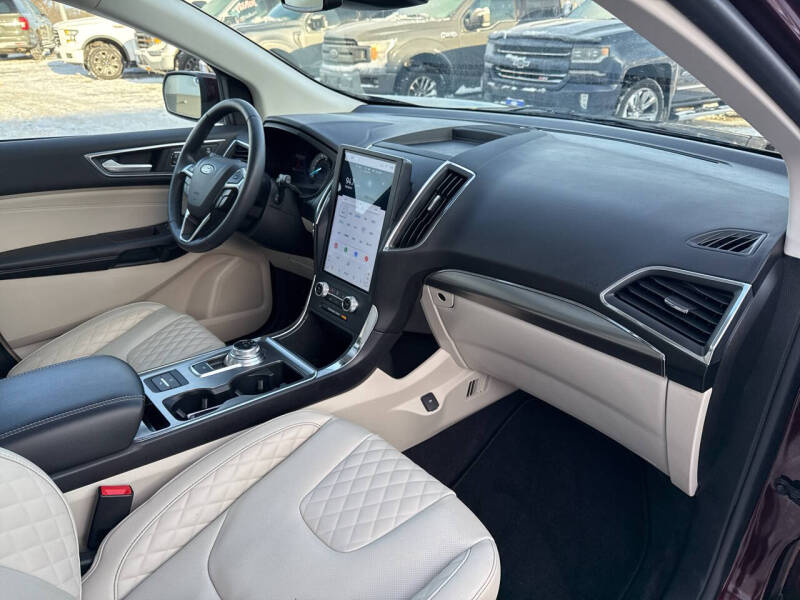 2024 Ford Edge Titanium
