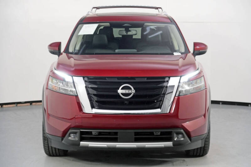 2022 Nissan Pathfinder SL