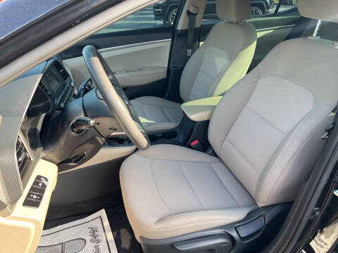 2020 Hyundai Elantra SE