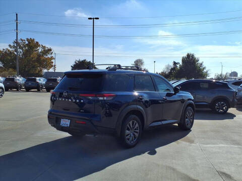 2024 Nissan Pathfinder SV