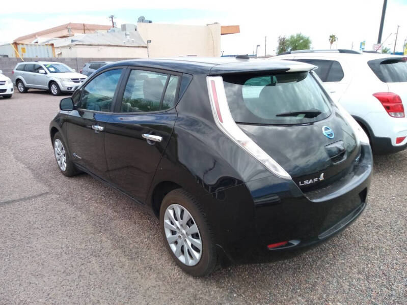 2015 Nissan LEAF null photo 3