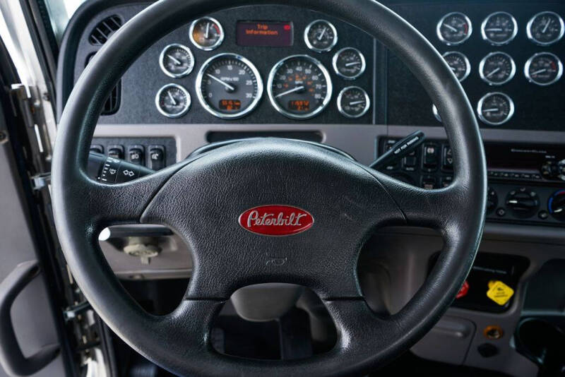 2020 Peterbilt 389