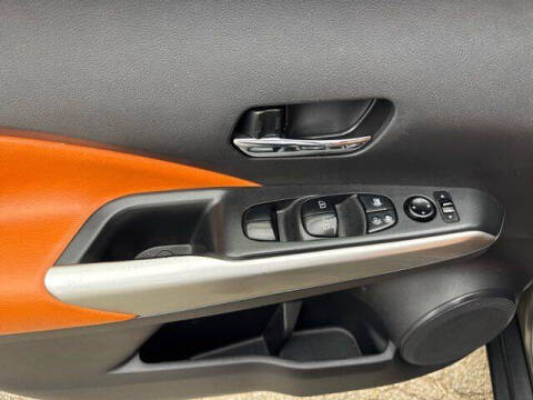 2019 Nissan Kicks SR