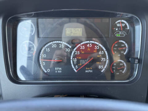 2013 Freightliner M2 106