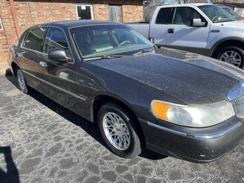 1999 Lincoln Town Car Signature
