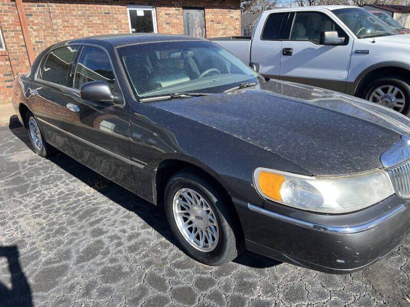 1999 Lincoln Town Car Signature