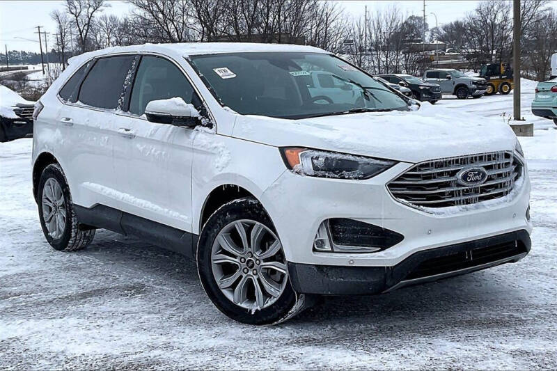 2024 Ford Edge Titanium's photo