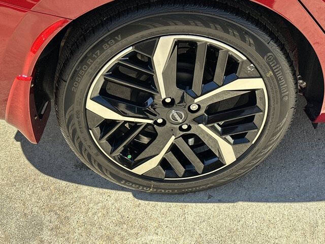 2025 Nissan Versa SR