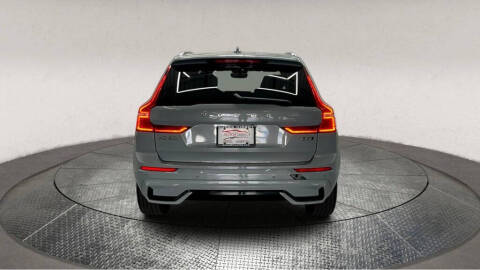 2024 Volvo XC60 B5 Plus Dark Theme