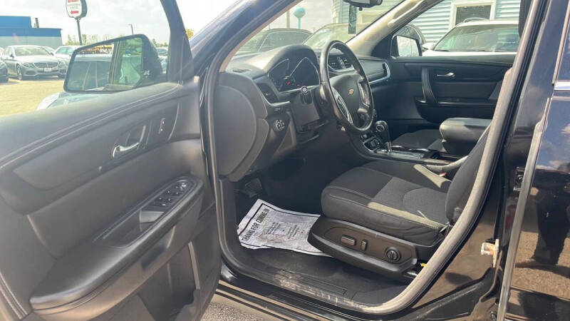 2017 Chevrolet Traverse LT