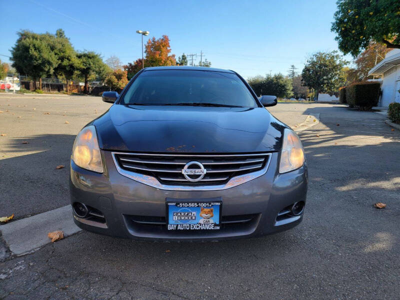 2011 Nissan Altima S photo 2