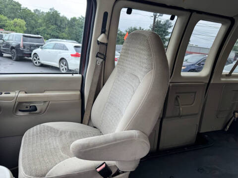 2004 Ford E-Series E-350 SD XLT