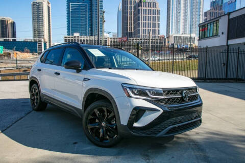 2024 Volkswagen Taos SE Black