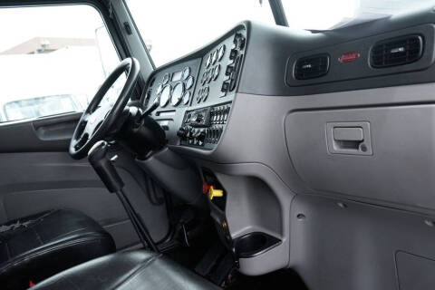 2020 Peterbilt 389