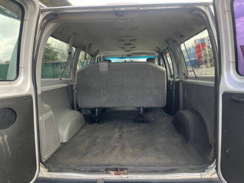 2011 Ford E-Series E-150 XLT