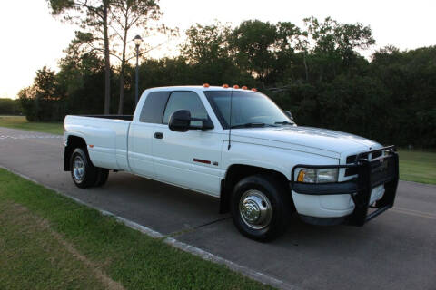 1998 Dodge Ram Pickup 3500 for sale at Clear Lake Auto World in League City TX