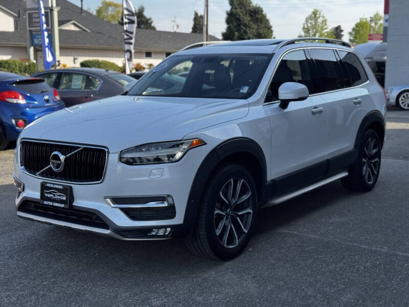 2016 Volvo XC90 T6 Momentum