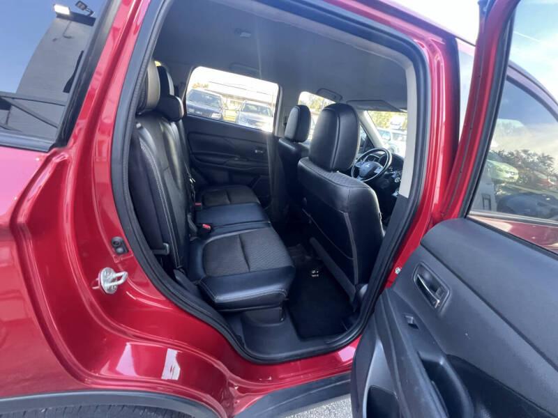 2015 Mitsubishi Outlander SE