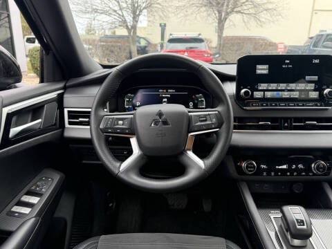 2024 Mitsubishi Outlander SE