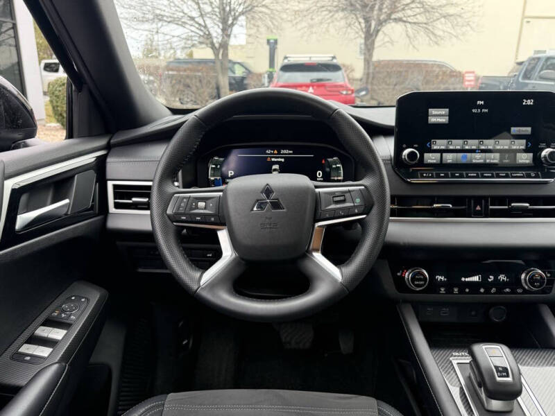 2024 Mitsubishi Outlander SE